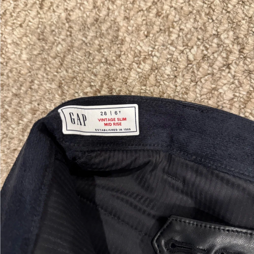 🚨SOLD🚨GAP Women's Faus Leather Black Straight Leg Biker Pants NWT - Picture 3 of 9